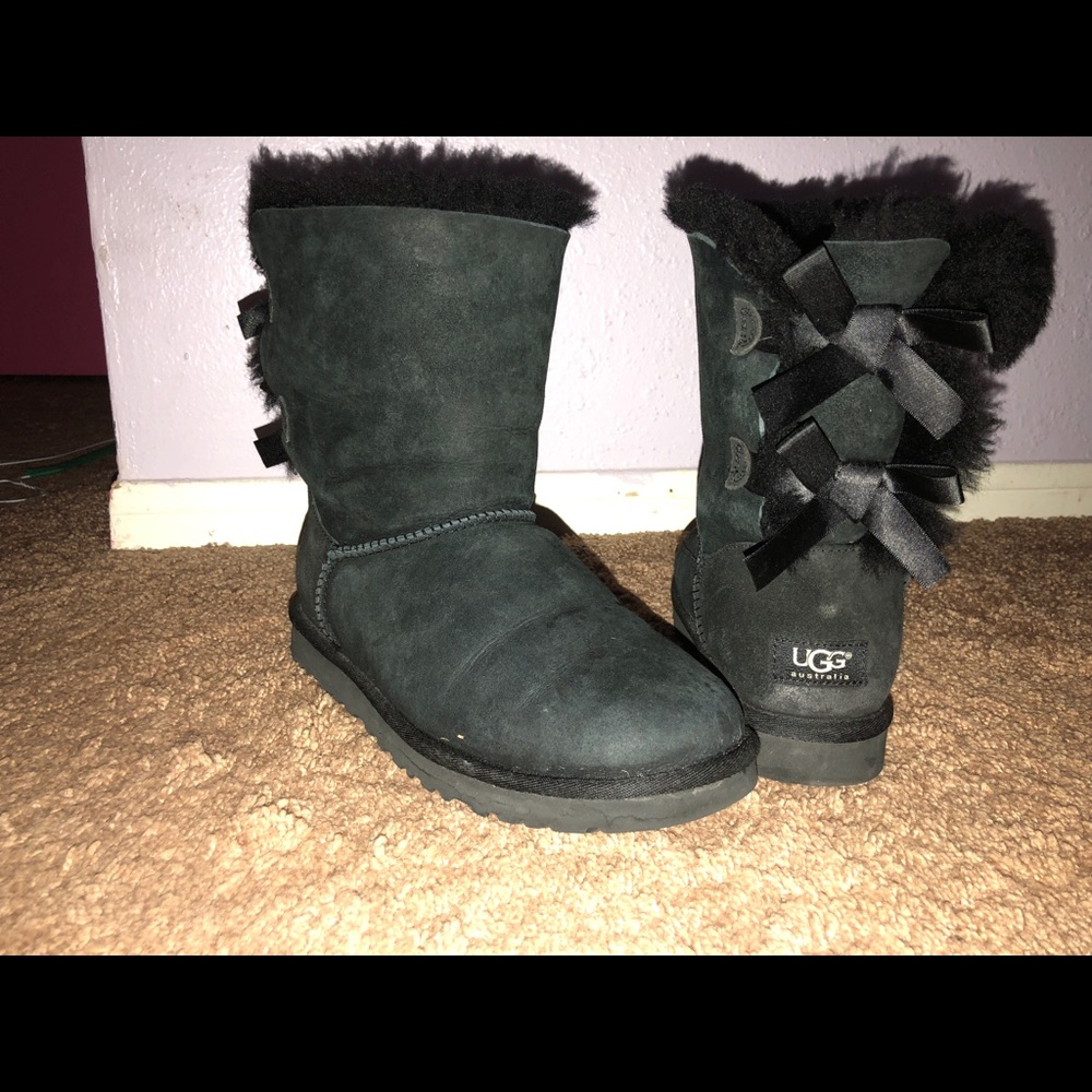 BLACK UGG BOOTS!